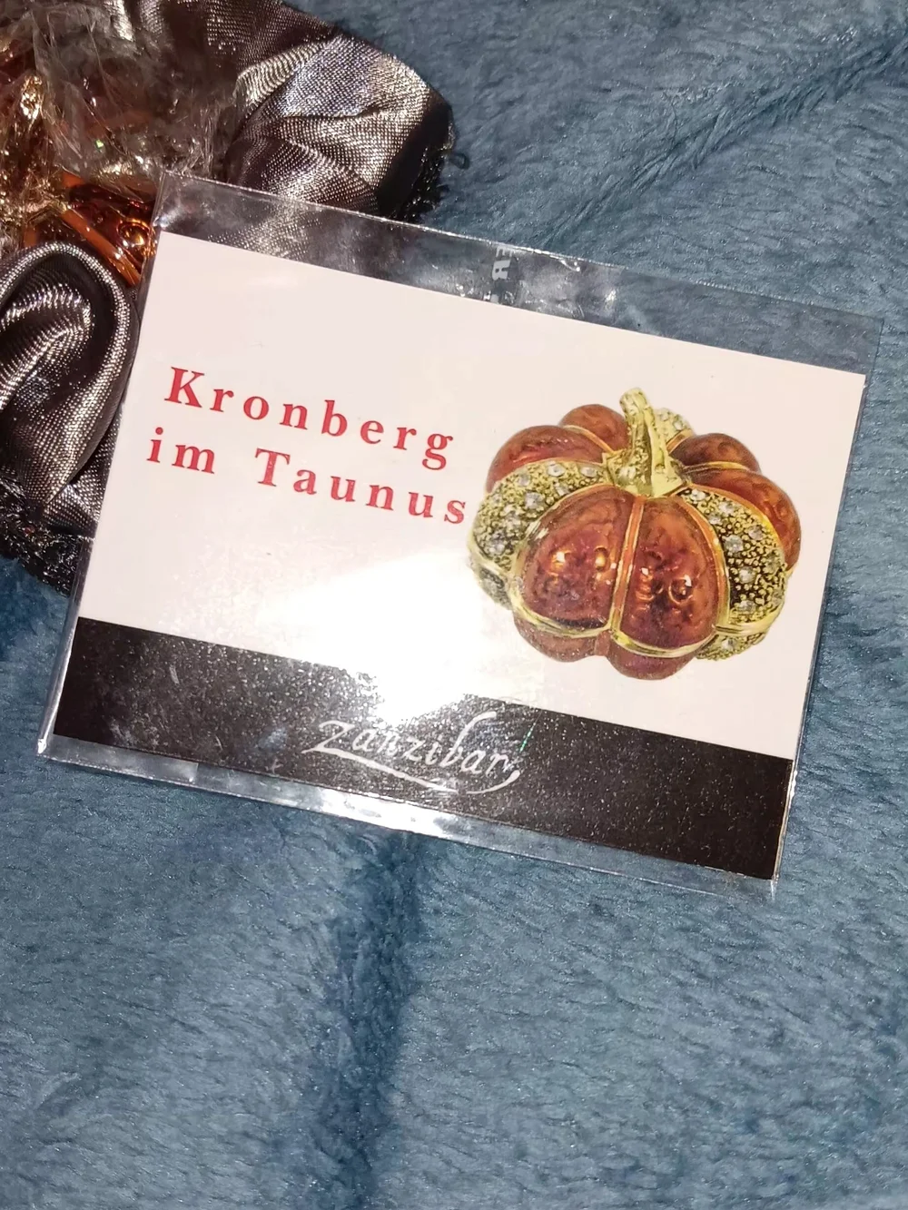 New Glass Pumpkin keepsake/Jewelry Box - Orange and Gold perfect For Gifting